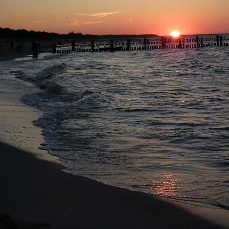 Lindenstrassee Haus Sonnengru_ *