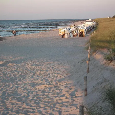 Lindenstrassee Haus Sonnengru_ *