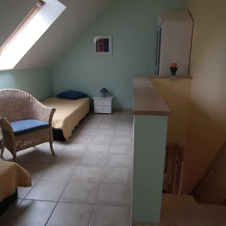 Lindenstrassee Haus Sonnengru_ Prázdninový dům Zingst